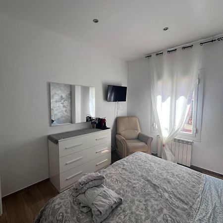 La Casa Del Giglio Otel Albenga Dış mekan fotoğraf