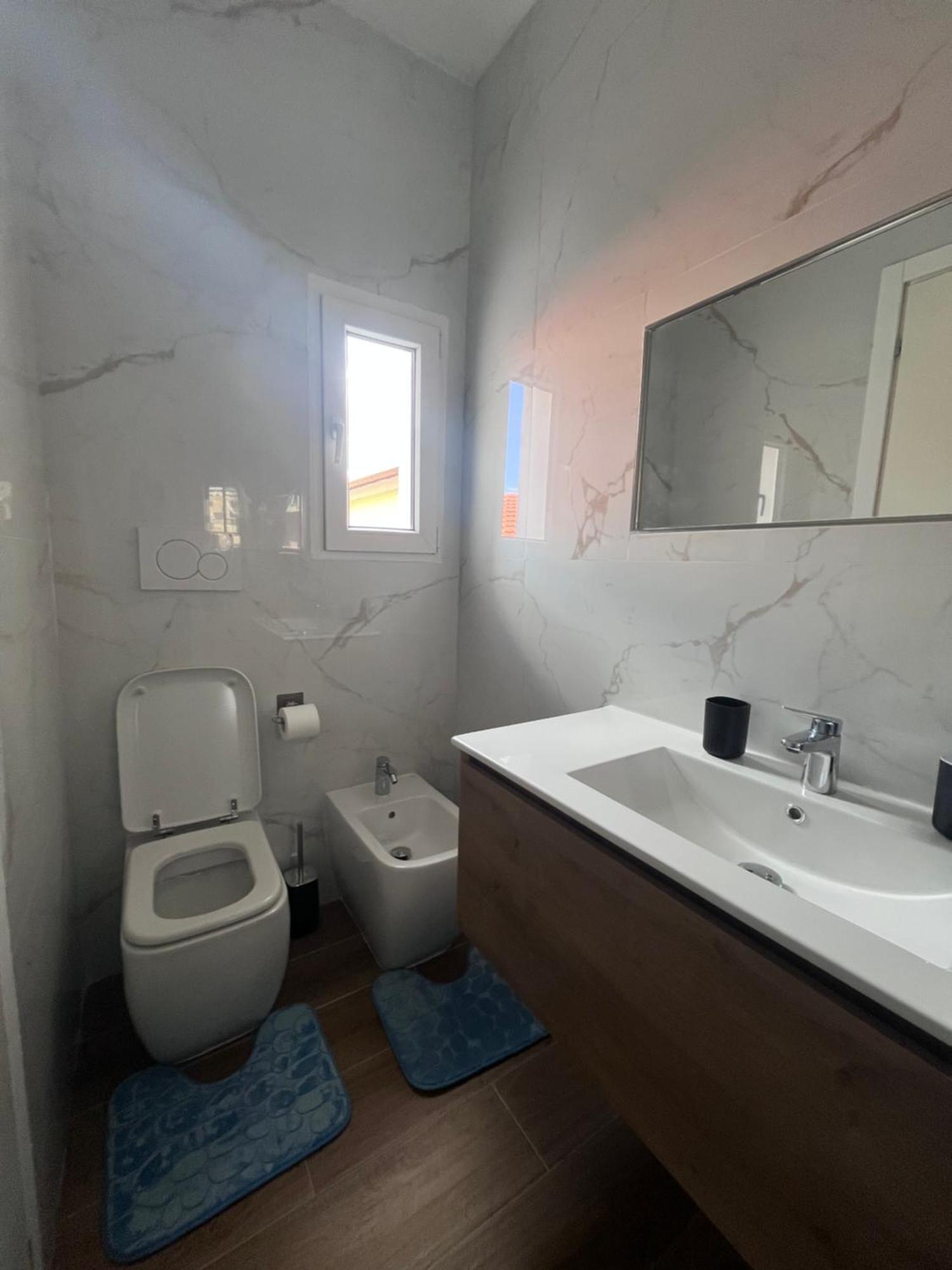 La Casa Del Giglio Otel Albenga Dış mekan fotoğraf